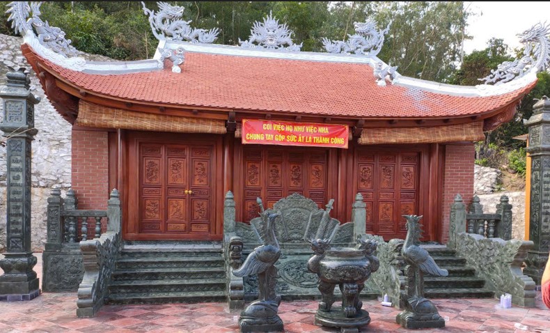 Chiếu Rồng Đá