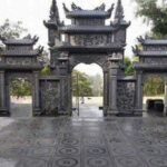 Cột cổng – Cột hiên lăng mộ do Trường Thành thực hiện