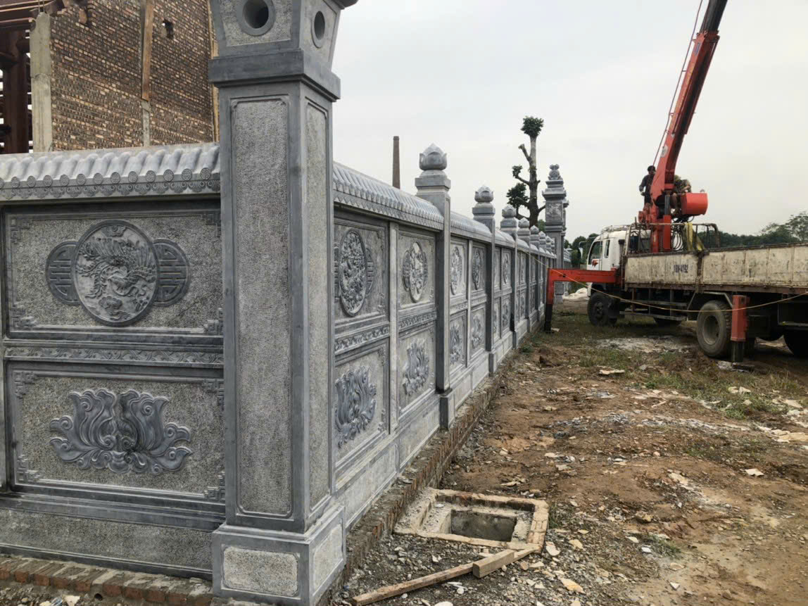 Lan can đá bao quanh khu lăng mộ 4 Lan can đá tứ linh