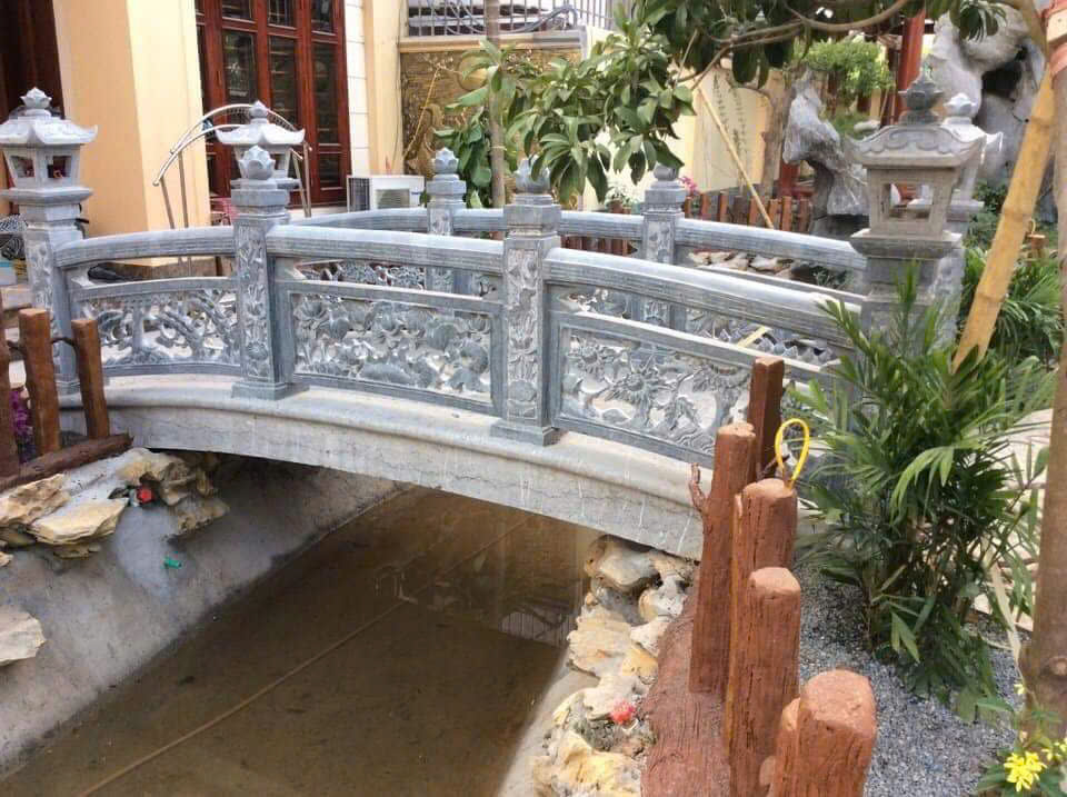Lan can đá bao quanh khu lăng mộ 1 Lan can đá tứ quý