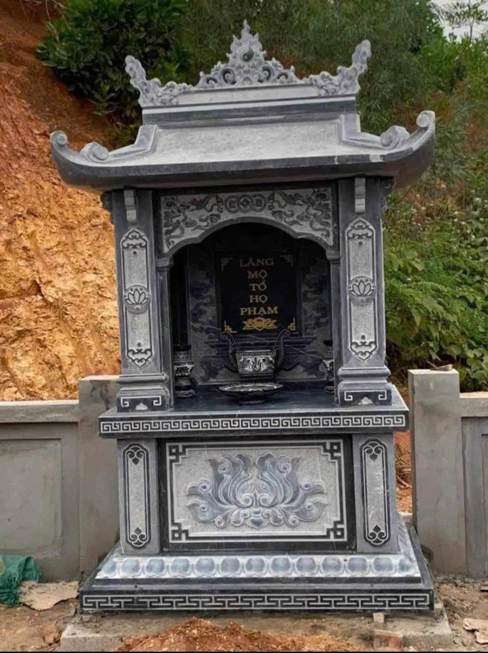 Các yếu tố quan trọng khi thiết kế lăng mộ gia đình 4 Hoa văn và họa tiết thiết kế lăng mộ