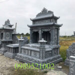 Lăng mộ đá hai mái tinh tế