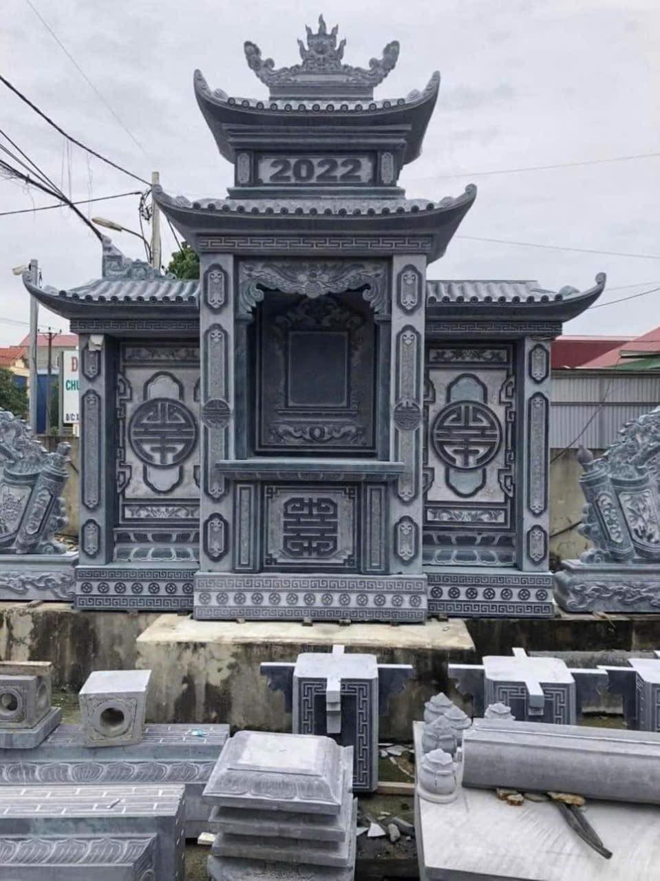 Lăng mộ gia đình với thiêt kế chạm khắc rất tinh xảo