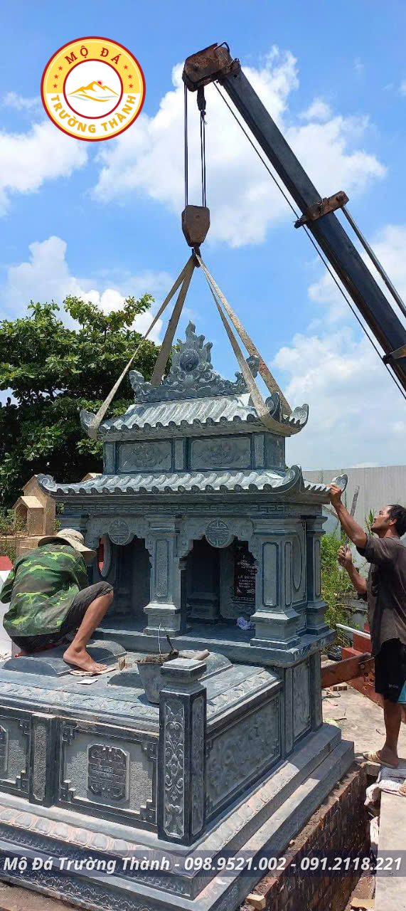 Quy trình chế tác và thi công mộ đá xanh đen 2 Vận chuyển và lắp đặt mộ đá