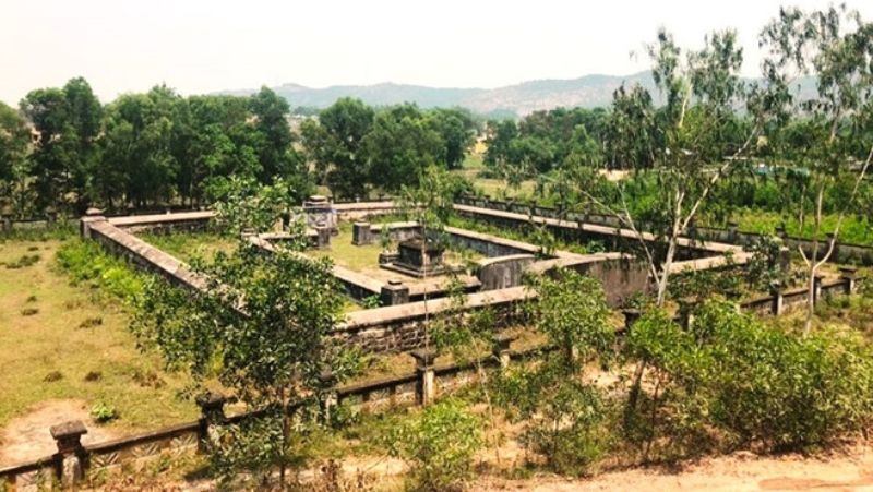 Lăng Mộ Đá Đoàn Quý Phi