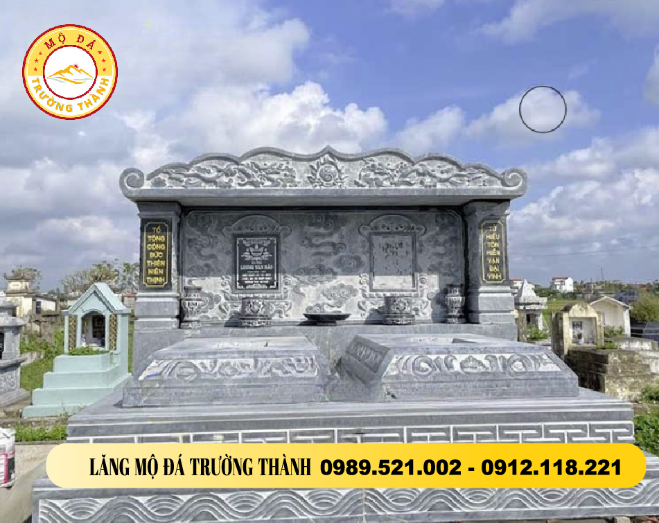 Mộ đôi có mái che tại Sóc Trăng