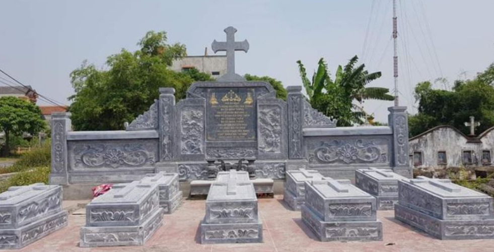 Mộ đá cho người theo đạo Công giáo