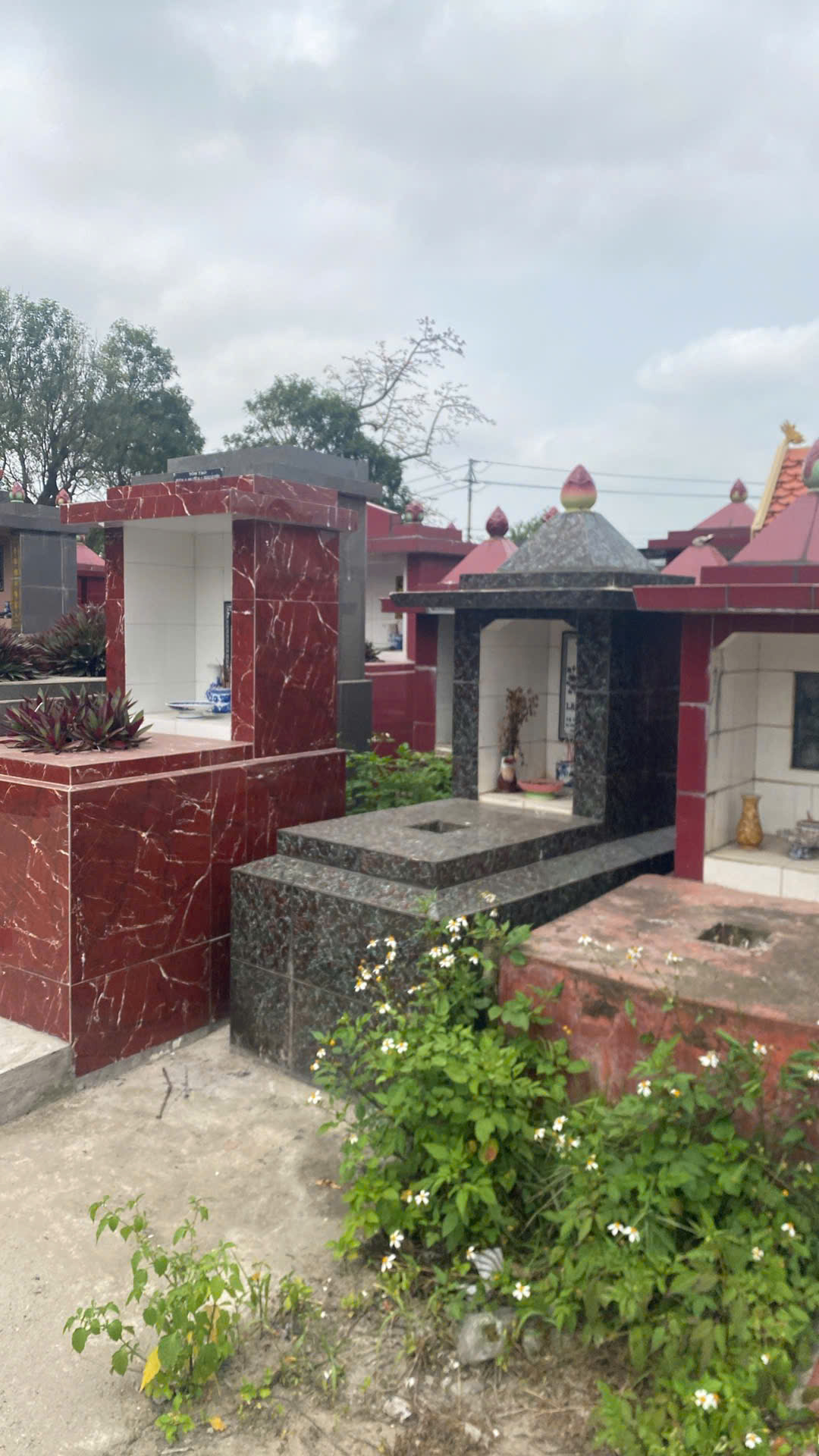 Chọn Lăng Mộ Đá Cho Người Mất Trẻ Tuổi 1 Lăng mộ đá tinh tế, thanh nhã, nhẹ nhàng