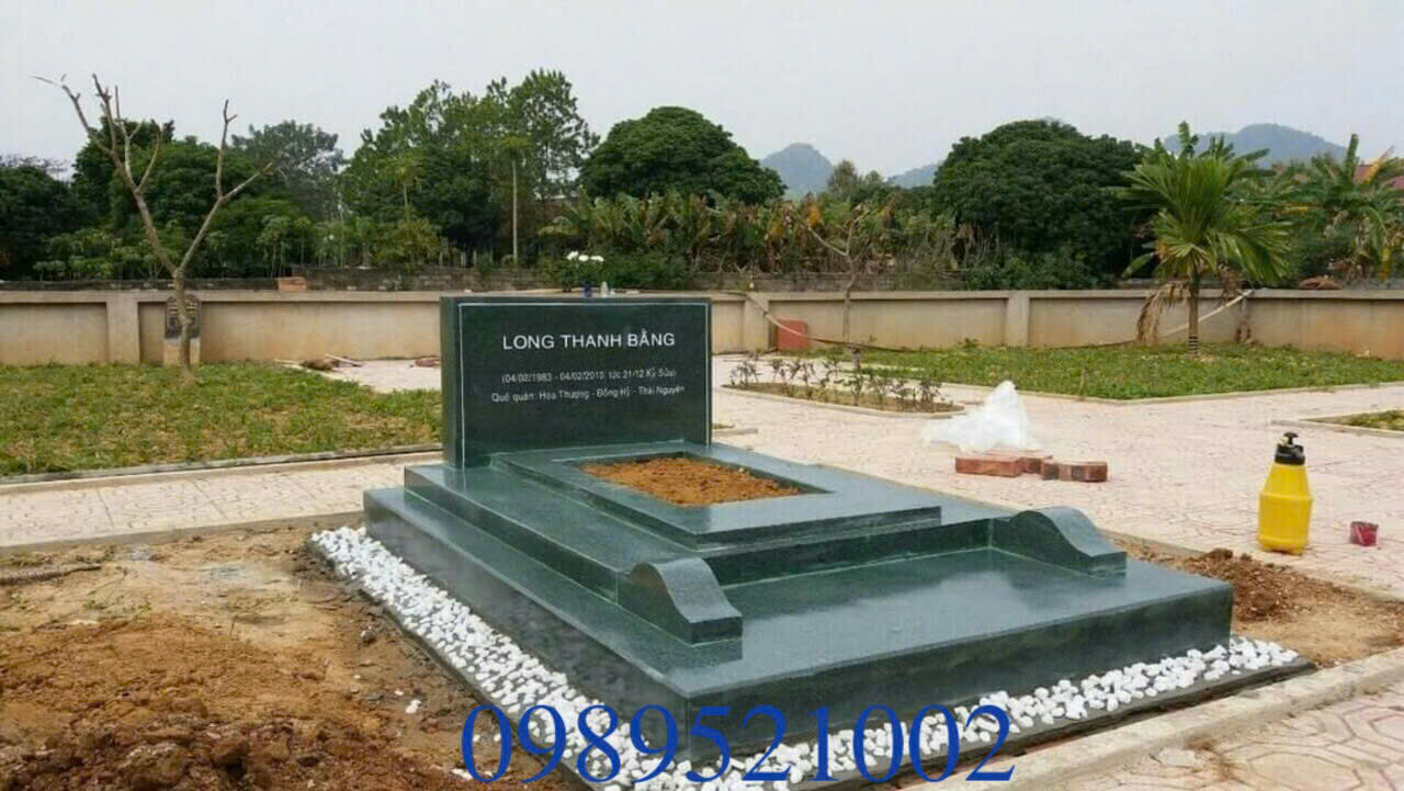 Mộ đá granite Bình Định – Sang trọng, hiện đại và giá bao nhiêu? 2 Mộ đá granite Bình Định – giá trị thẩm mỹ và độ bền vượt trội.
