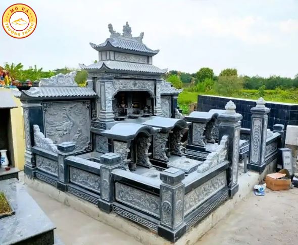 Phong thủy lăng mộ đá gia tộc: Yếu tố quyết định sự hưng vượng lâu dài 2 Đá xanh Thanh Hóa được ưa chuộng bởi độ bền cao