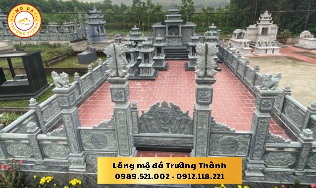 Những Điều Kiêng Kỵ Trong Phong Thủy Mộ Đá Mà Gia Chủ Cần Tránh 2 Hướng mộ cũng là một yếu tố quan trọng cần được xem xét kỹ lưỡng