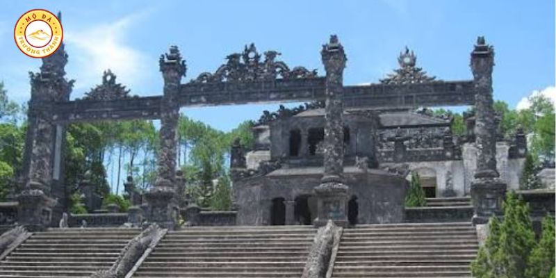 Tìm Hiểu Kiến Trúc Lăng Mộ Triều Nguyễn Và Giá Trị Nghệ Thuật Trong Thiết Kế Lăng Mộ Đá Hiện Nay 2 Giá trị nghệ thuật trong kiến trúc lăng mộ triều Nguyễn